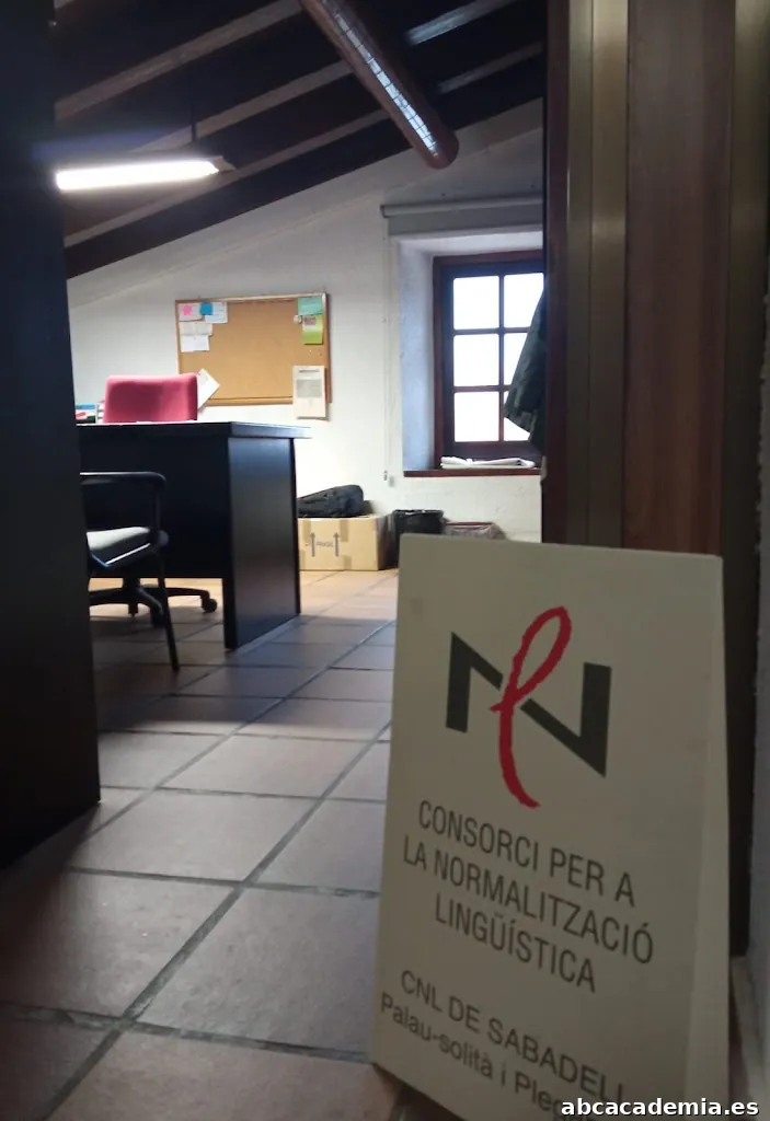 Oficina de Catalá de Palau Solita I Plegamans Escuela de Español