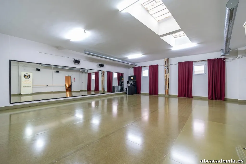 Paso Triple, Escuela de Swing