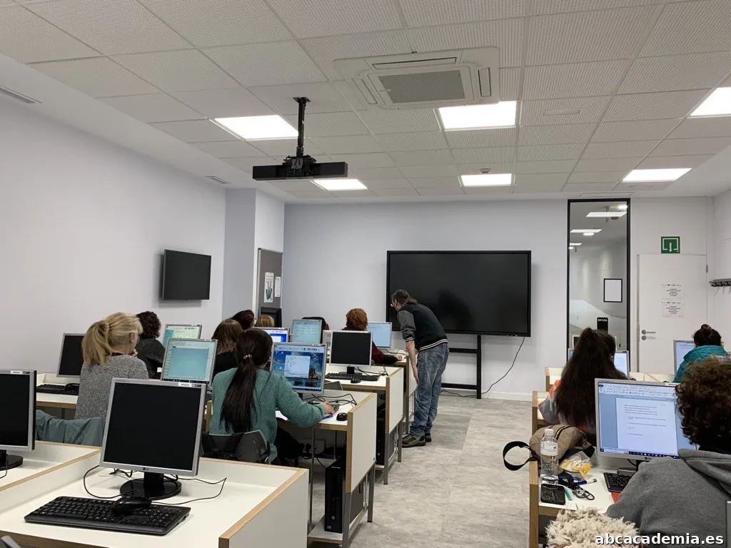 ADAMS Formación A Coruña | Academia de Oposiciones, Cursos y Libros