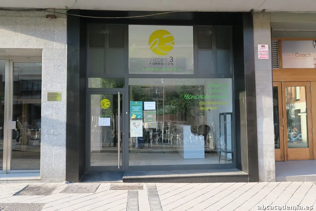 Arces 3 Formación