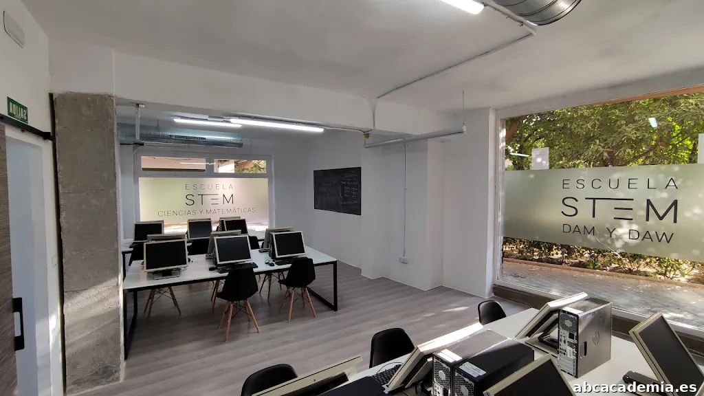 Escuela STEM Granada