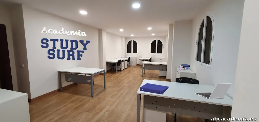 ACADEMIA STUDY & SURF