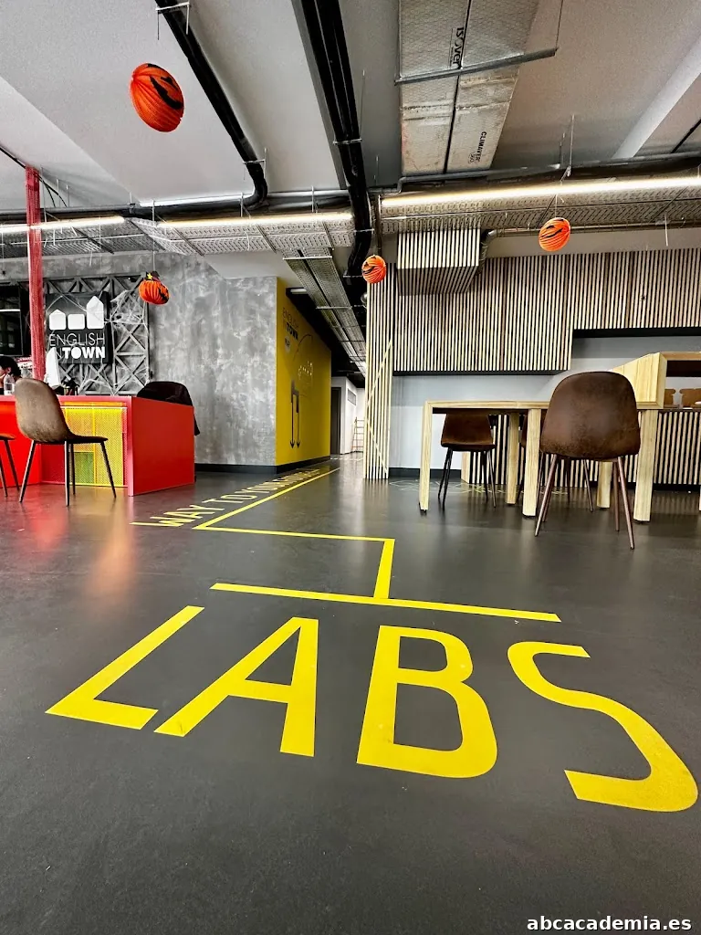 ENGLISH IN TOWN - Academia de Inglés en Rivas