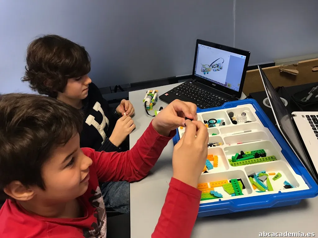 English Connection Academia de Inglés y Robótica