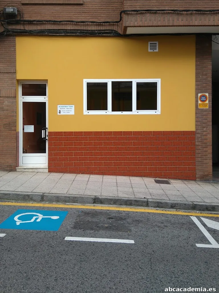 Academia Tony