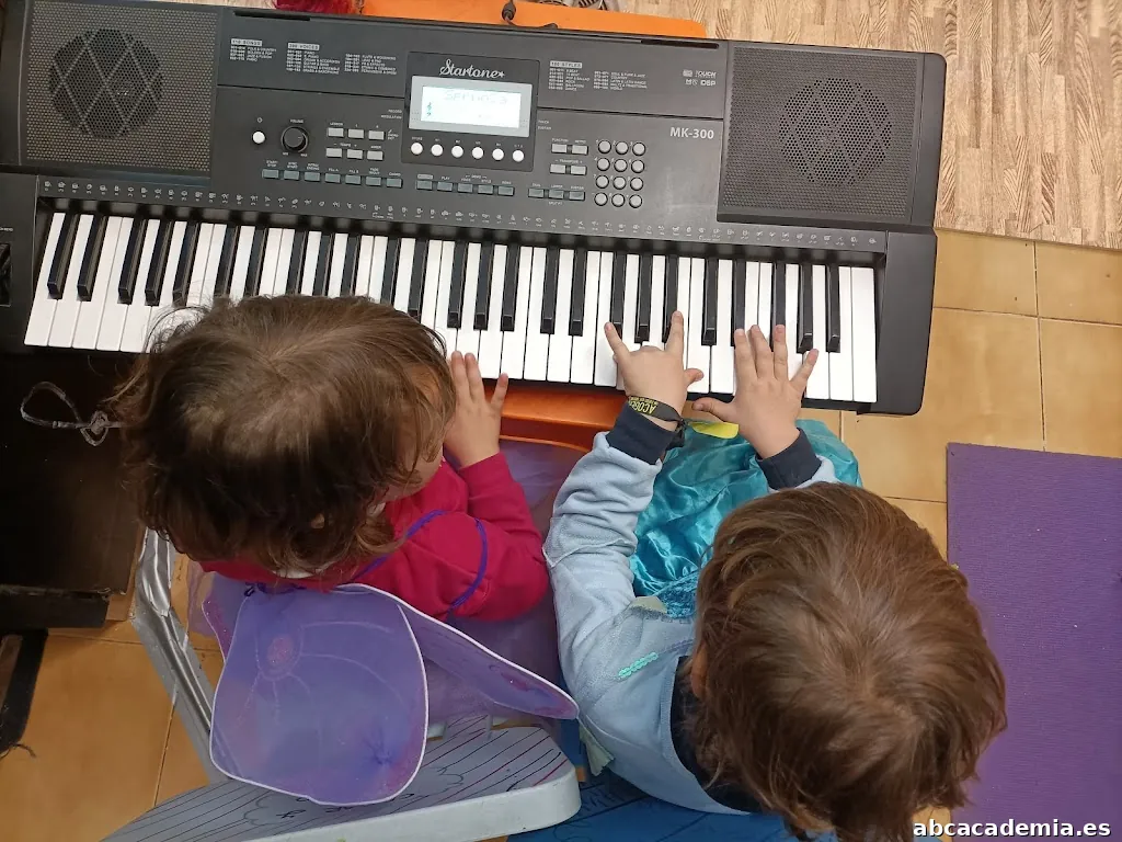 Escuela Crear Y Crecer