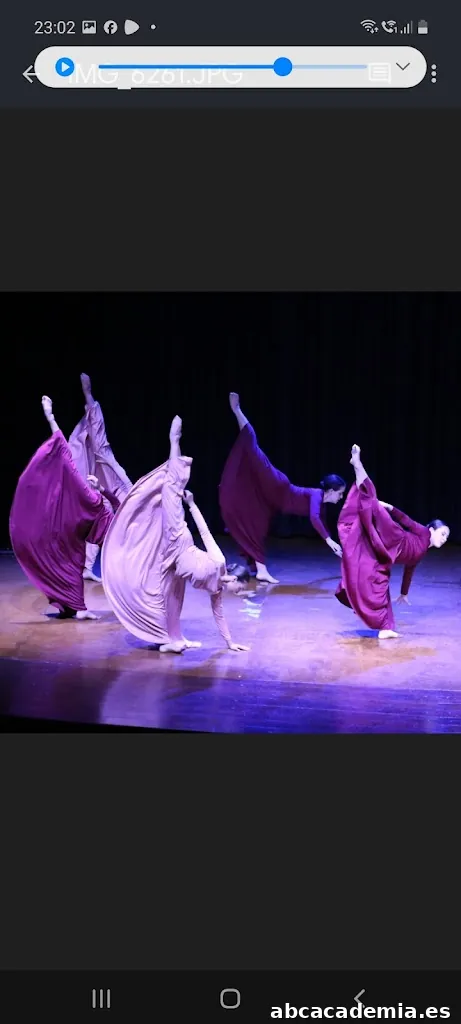 La Zapatilla Roja Fola