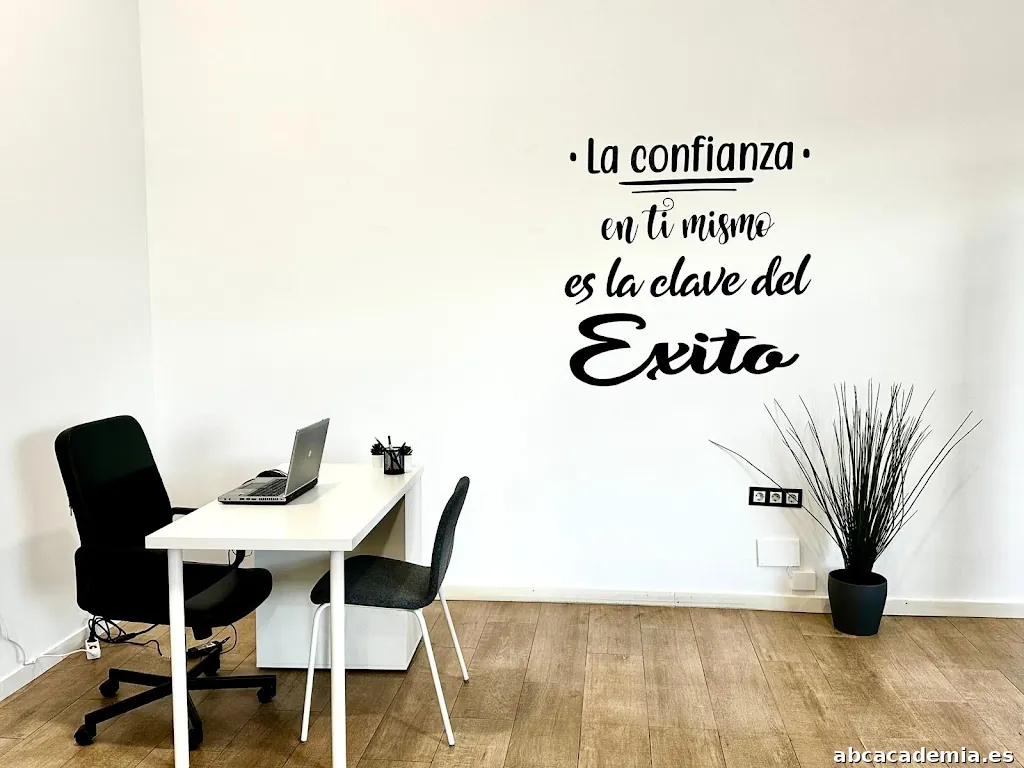 Centro Innova - Academia de Oposiciones Santiago