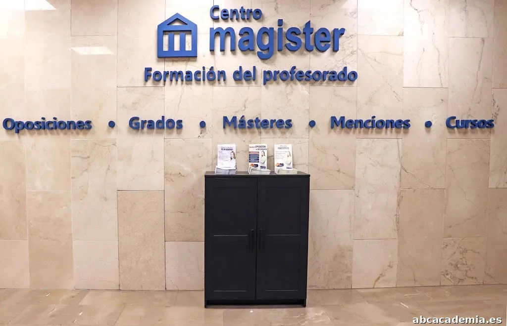 Academia MAGISTER (oficina central en Madrid)