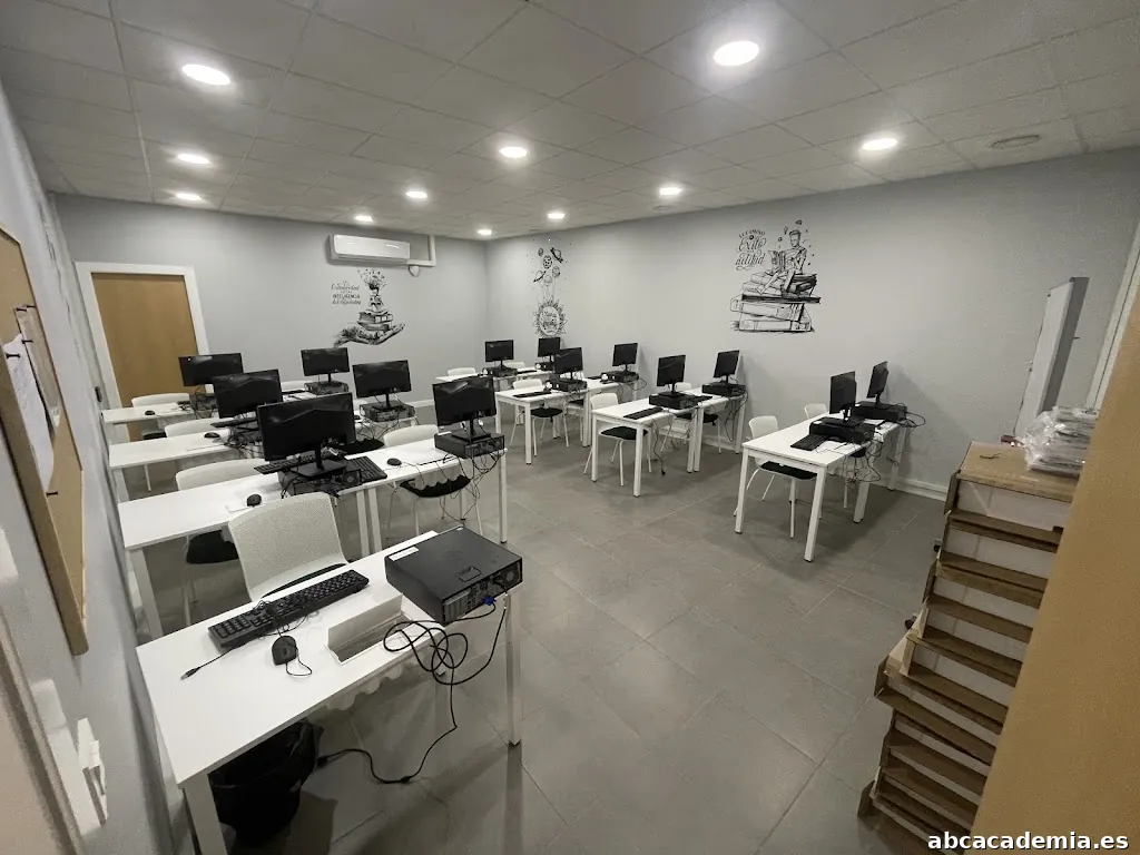 Medina Lauxa Academia