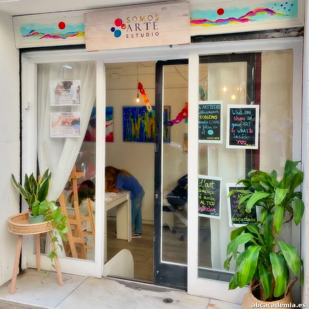 Estudio Somos Arte - Escuela de Arte en Barcelona (extraescolares, cursos y talleres)