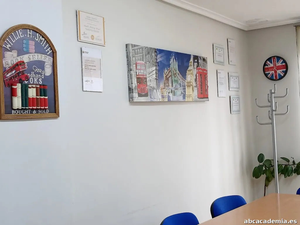 Academia CENTRO DE ESTUDIOS DE INGLÉS YES