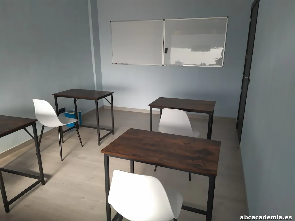 Academia Genius - Clases de apoyo