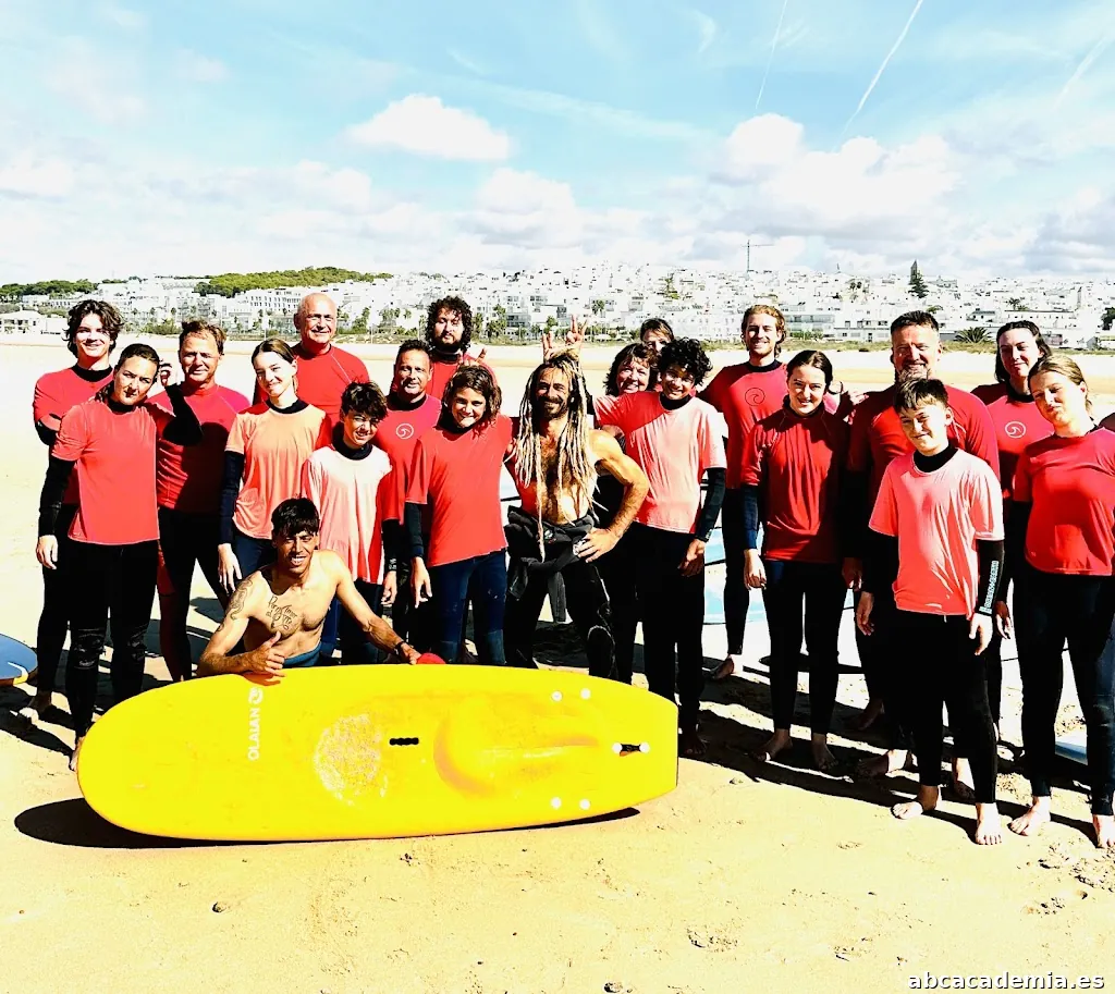 https://surfcamp-spain.com/surfschule-conil/