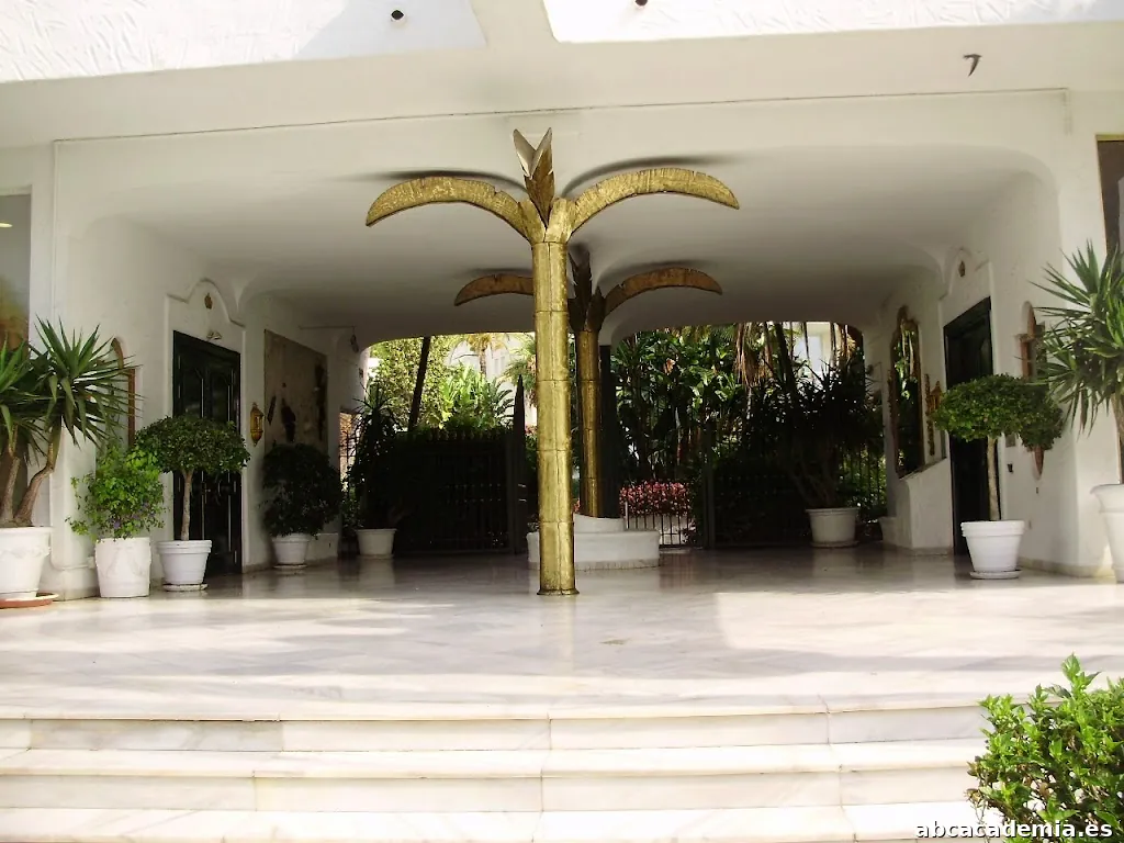 The 2ND. Language School. Escuela de Idiomas en Marbella.