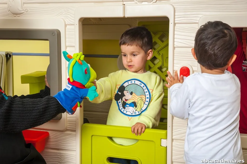 UP 2 KIDS Santa Coloma