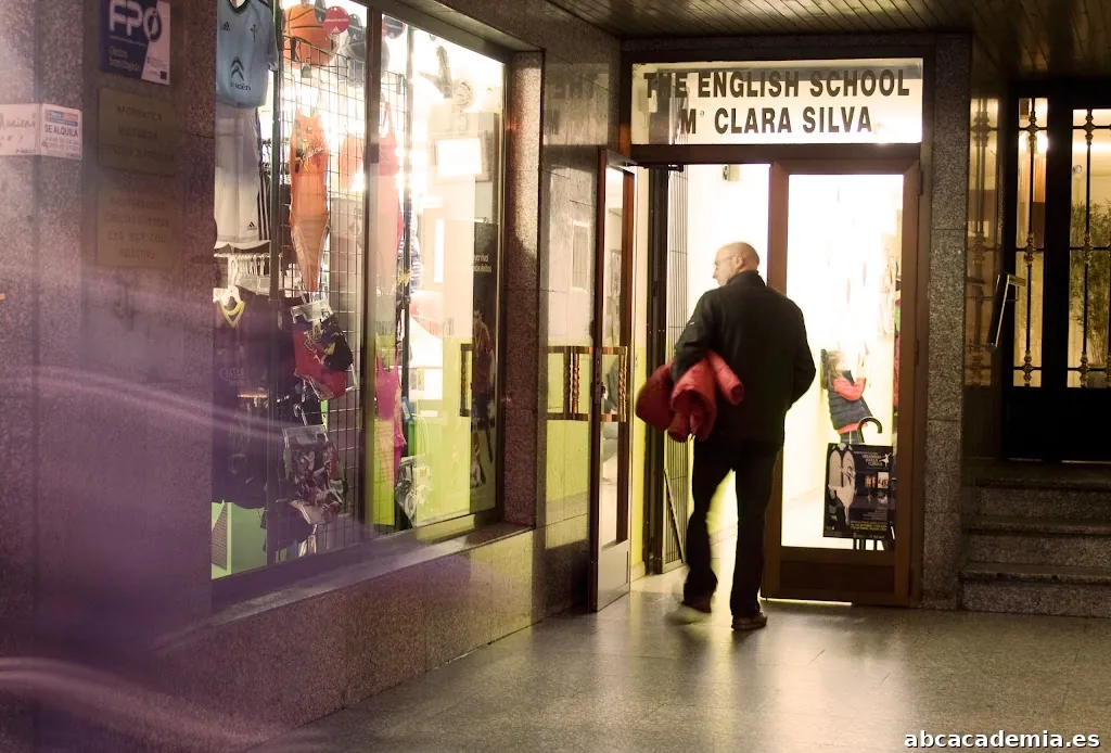 The English School, Clara Silva