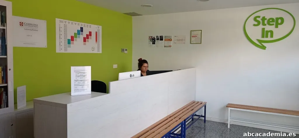 Step In - Academia de idiomas en Cornellà de Llobregat