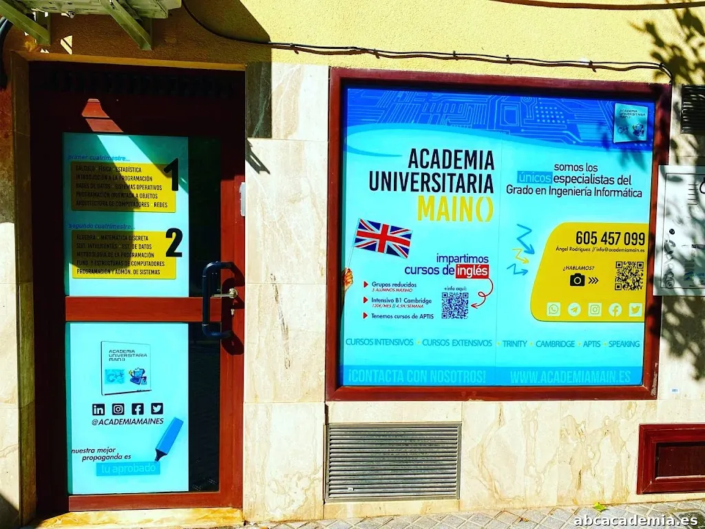 Academia Main()