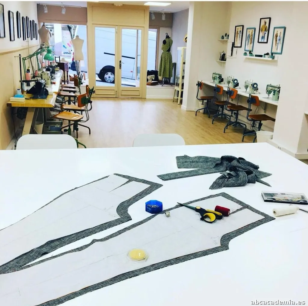 Ana Prados Academia de patronaje, corte y confección