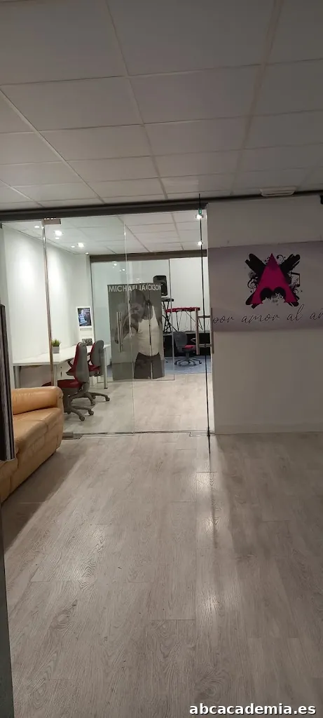 Escuela Por Amor Al Arte