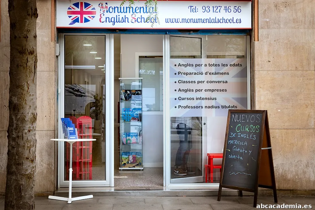 Monumental English School