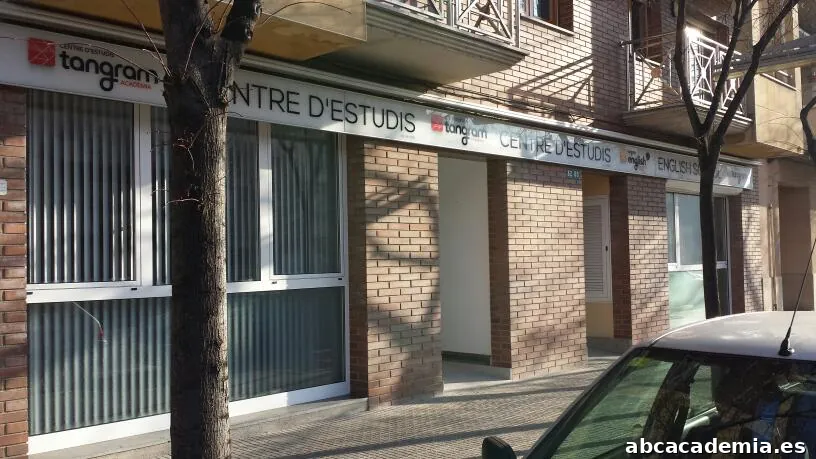 Centre d'oposicions i reforç escolar Tangram.