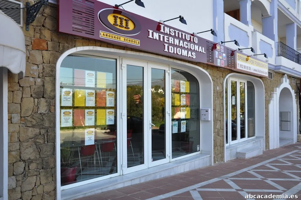 III Schools - Instituto Internacional de Idiomas | Nueva Andalucía