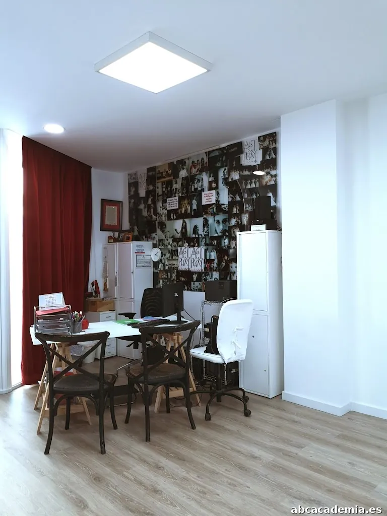 Escuela de Teatro Act and Play