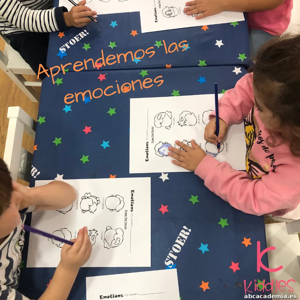 Academia de inglés Kiddles Colindres-- Great Little People