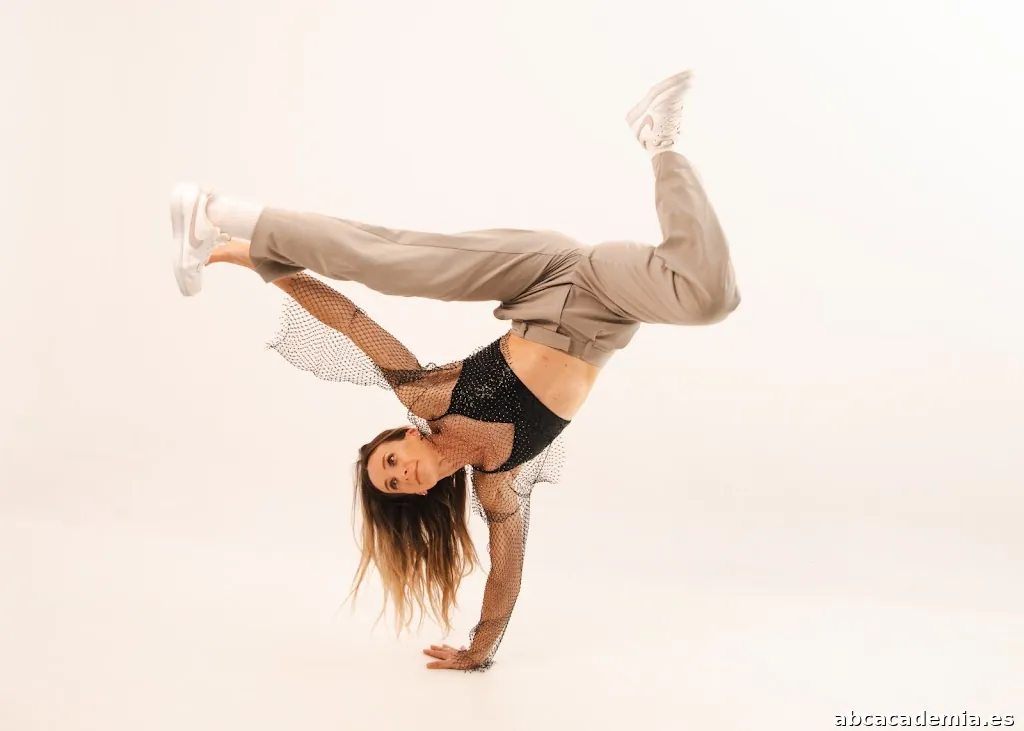 Ola Thomas Dance Teacher