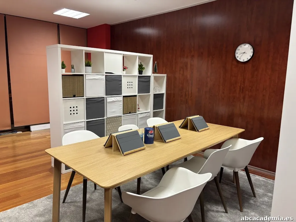 The Fluency Lab English Academy